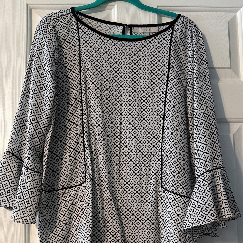 LOFT Black and White Geometric Blouse